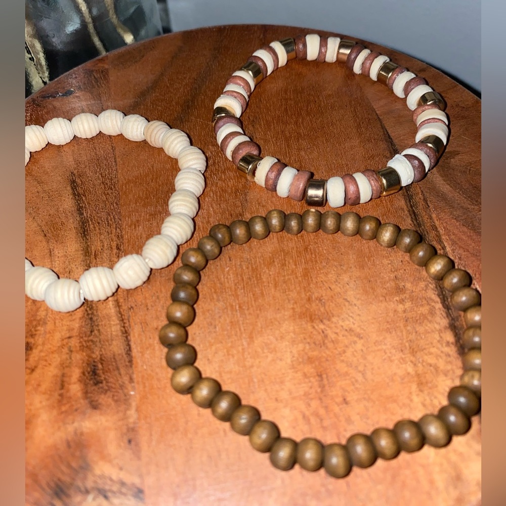 NWOT Set of 3 beaded bracelets